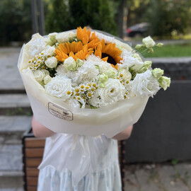 Букет с подсолнухами