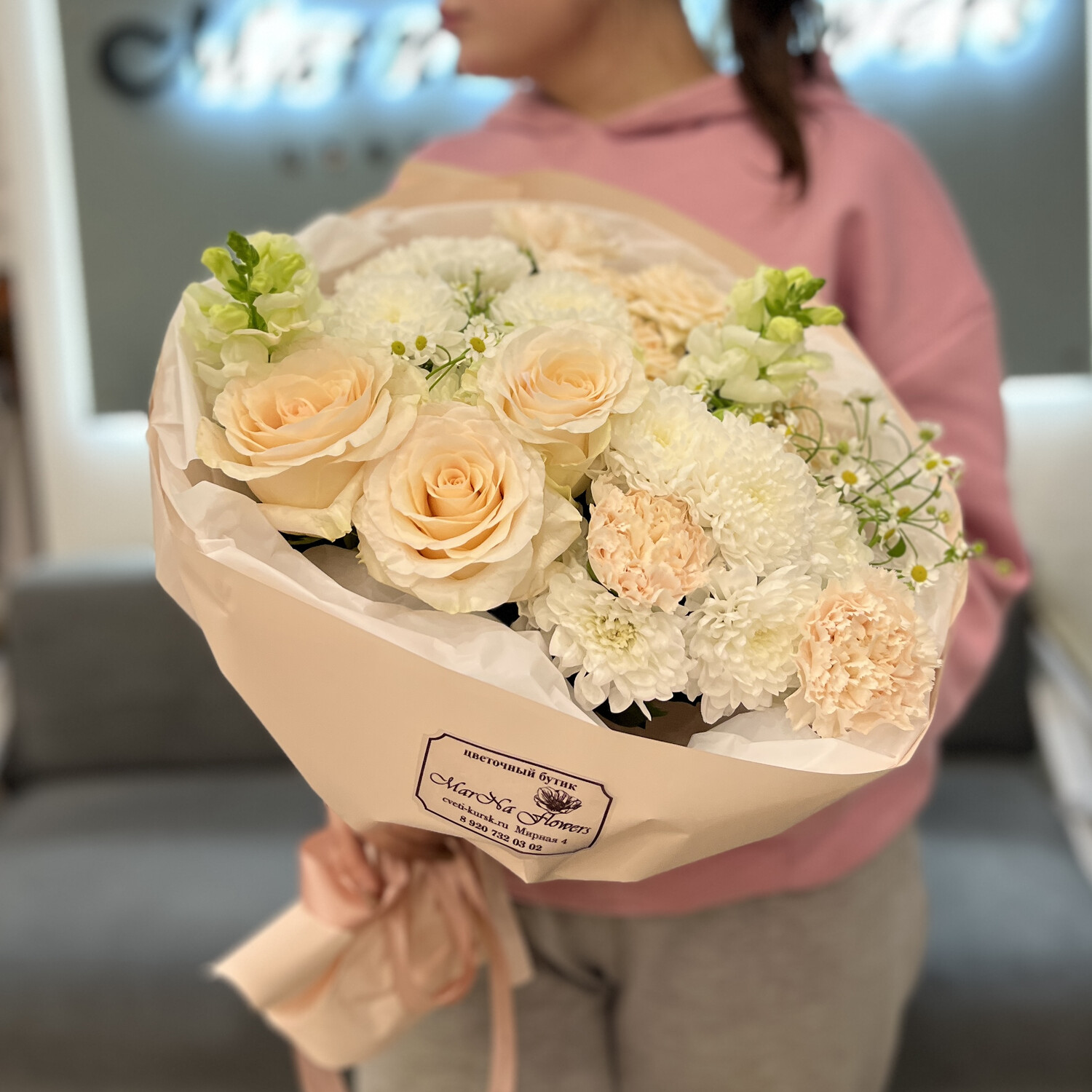 Букет сборный в кремовой гамме