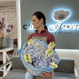 Букет из гортензий и антиринума